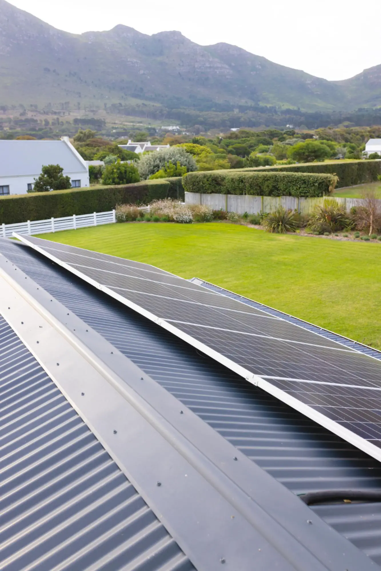 Paysagiste à Coquainvilliers : entretien de jardin, création d’espaces verts, élagage, terrasses, clôtures, abris et panneaux solaires